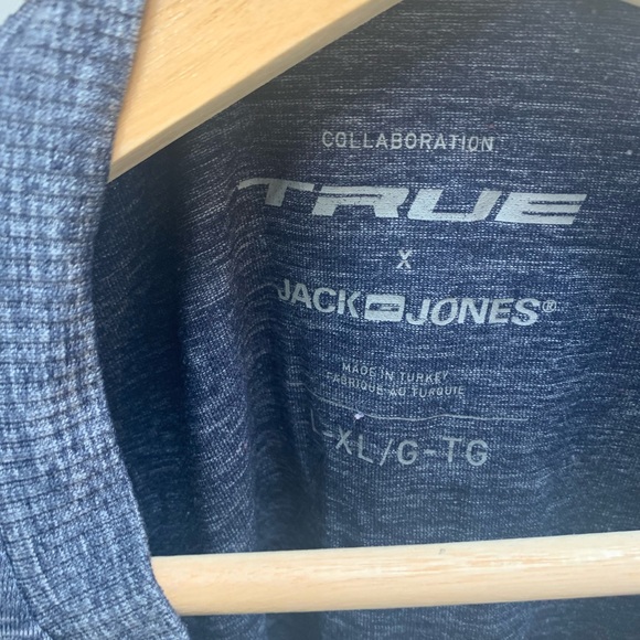 Men’s workout tshirt - Picture 3 of 3